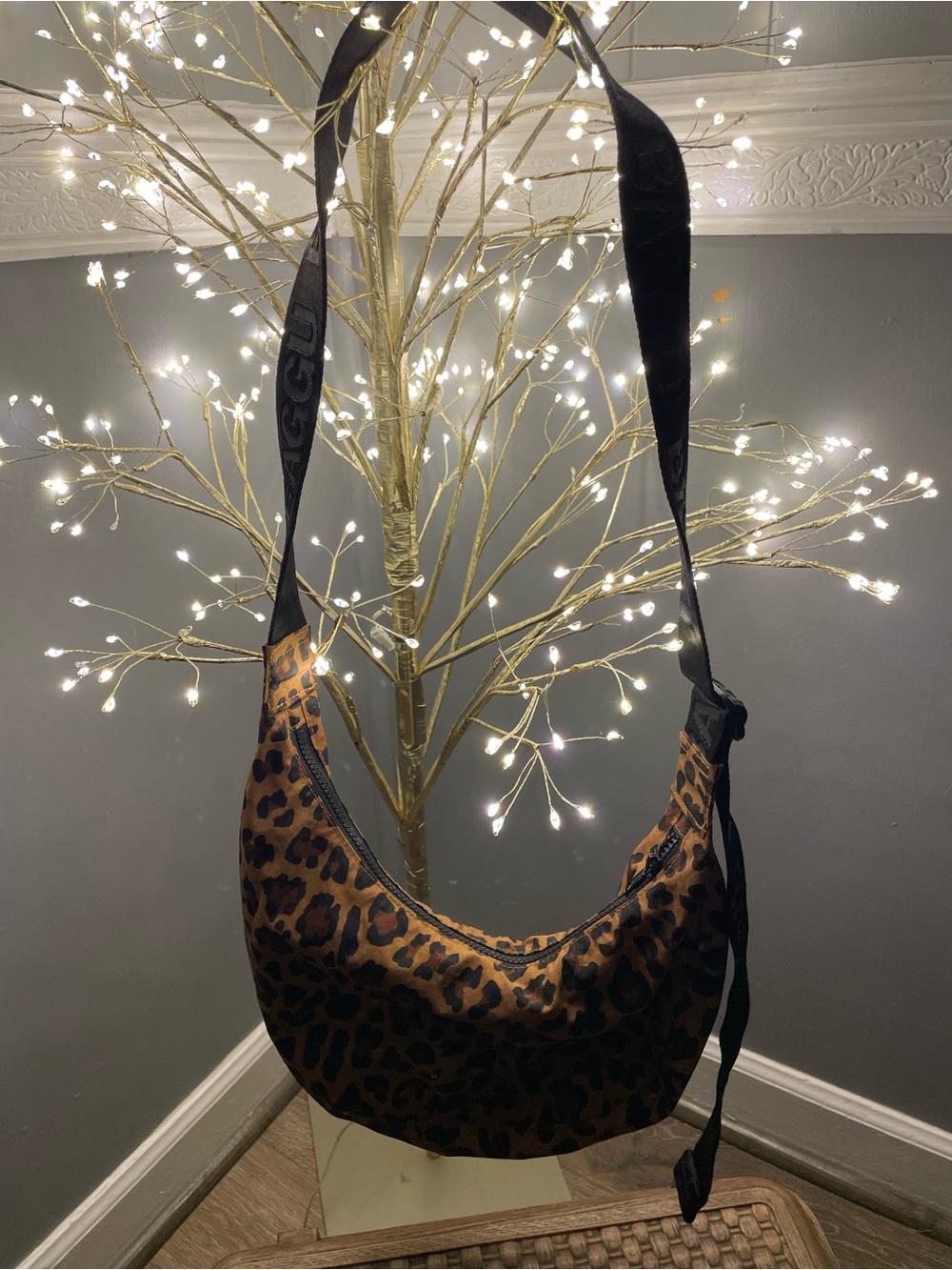 SOLD SOLD SOLD
Baggu medium nylon Leopard Print Crescent Shoulder Bag - Brown